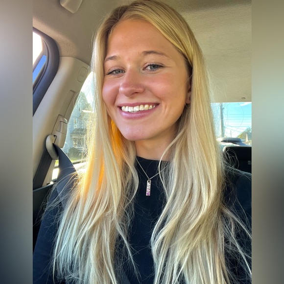 Meet your Posher, Jillian - Picture 2 of 8